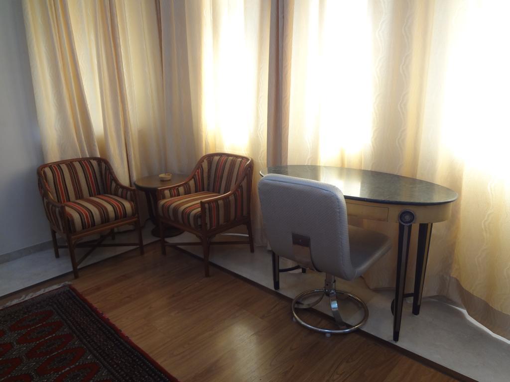 Astoria Hotel Bombay Extérieur photo